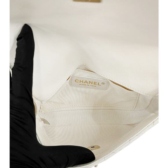 CHANEL White Flap Chain Shoulder Bag A-A25763 - Picture 7 of 12